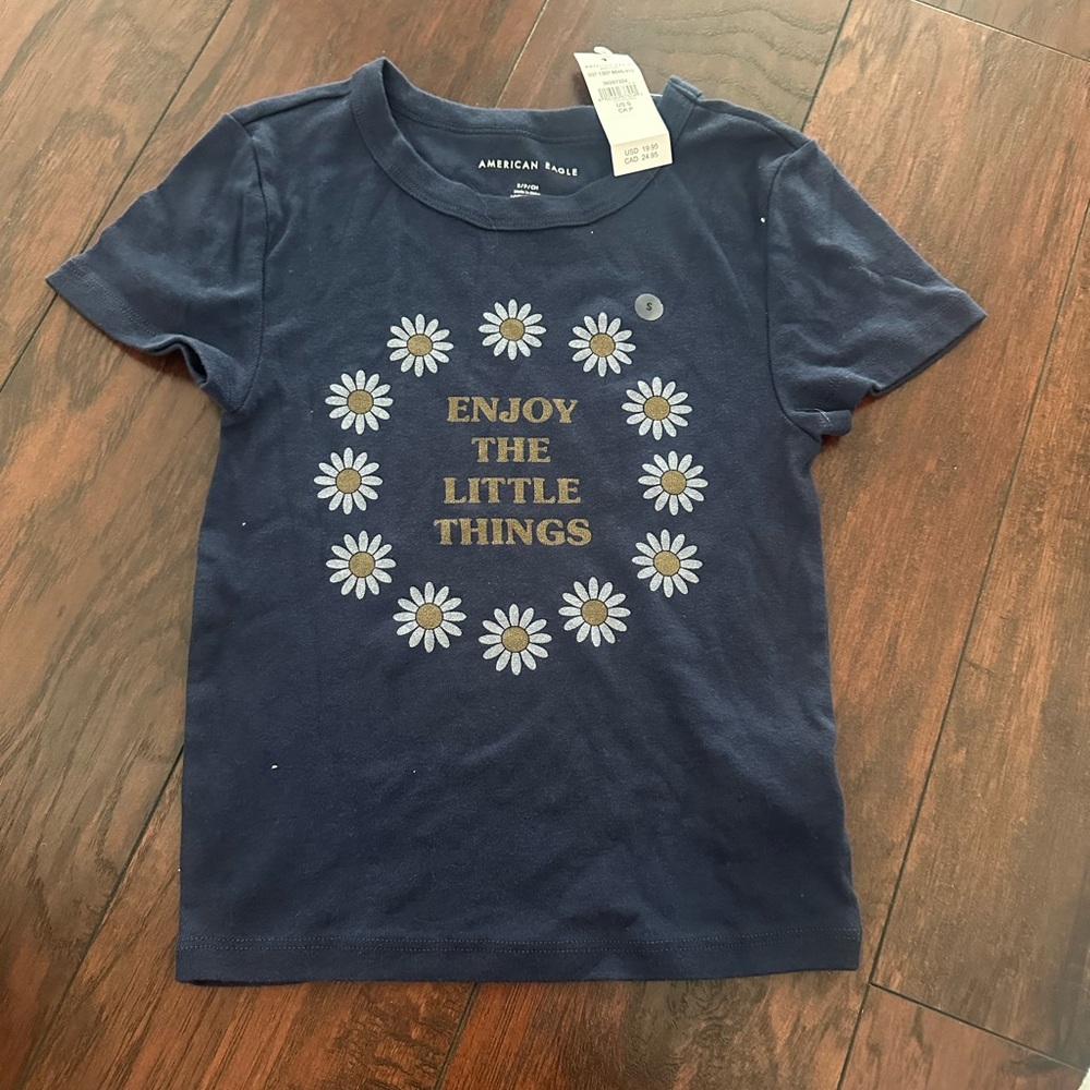 American eagle cropped shirt